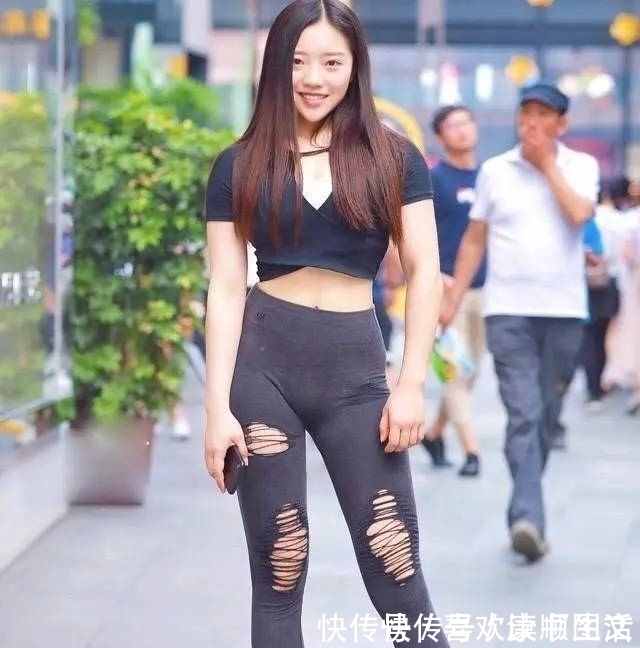 版型 俏皮可爱的打底裤美女，富有青春朝气，回头率特别高