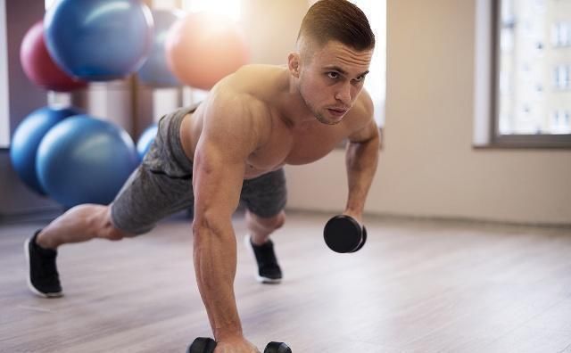 收获|每天坚持做俯卧撑身体会收获什么好处?健身达人:坚持这个数就好