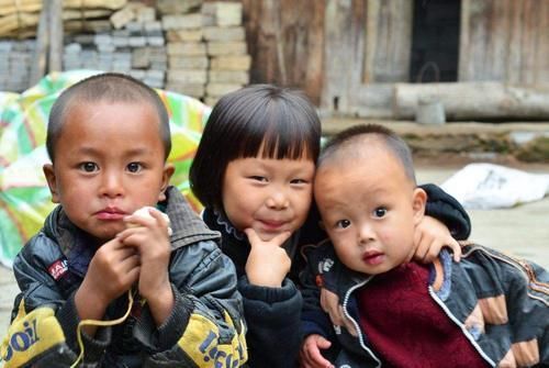 “奶奶身上有怪味儿”，孩子的童言无忌生尴尬，妈妈用高情商化解