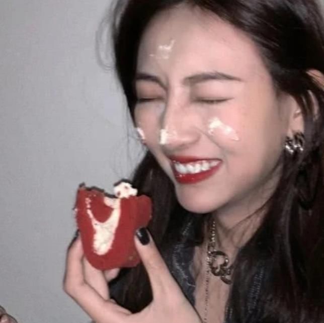 樱桃素|皮肤“蜡黄”的女生,这3种零食使劲儿吃,悄悄逆袭“冷白皮”