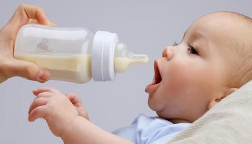 奶粉|喝奶粉和吃母乳差别有多大？这对龙凤胎兄妹分开吃3个月，真相了