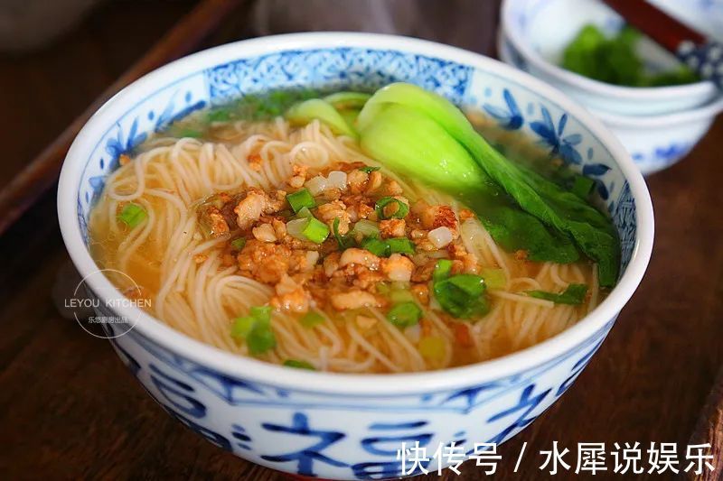 10分钟早餐面，肉末和面条的搭配，好吃到连汤都不想剩下