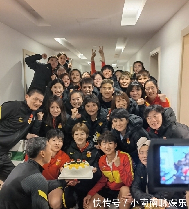 小组赛|1-0,3-2绝杀!中国女足王牌闪耀欧洲,冲刺8.64米/秒,获亚洲MVP