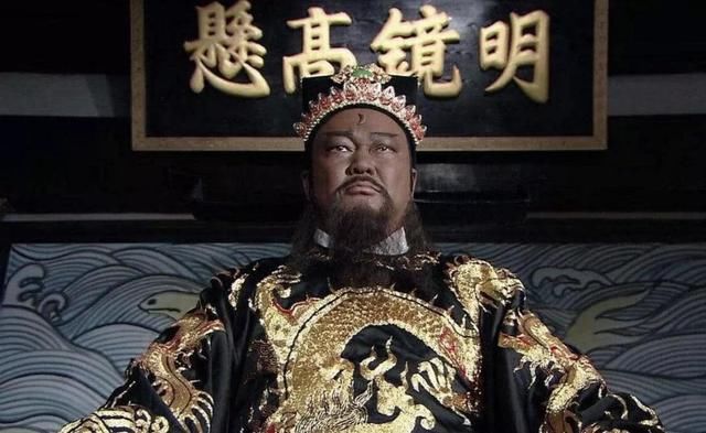  佞臣|尚方宝剑这种神器真的能“上打昏君，下打佞臣”吗？