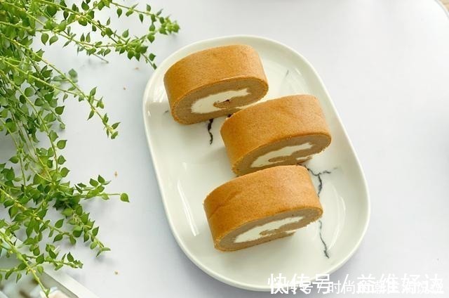 开裂|自制香浓的可可蛋糕卷,做法简单又方便,怎么卷都不开裂