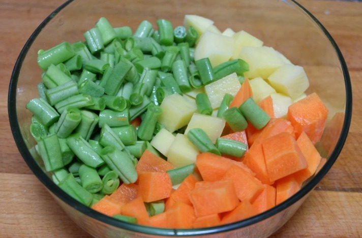 入伏了这样做米饭,简单省事,有饭有菜,米粒饱满入味,孩子爱吃