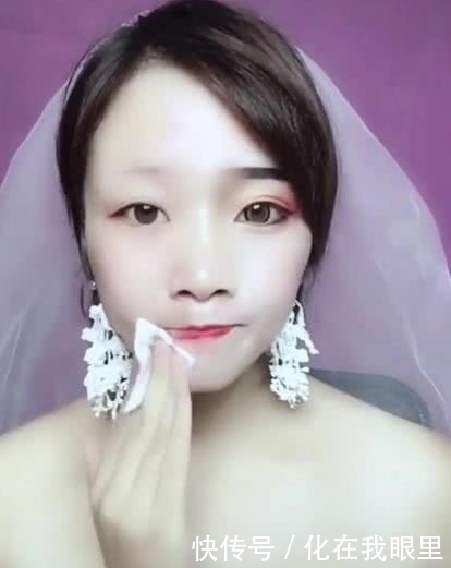 吓跑|新娘婚后用剪刀卸妆吓跑新郎,妆后差别判若两人,网友:骗婚