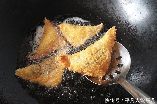 混沌皮别包猪肉了,包点水果粗粮做点心,酥脆香甜,咬一口满嘴香