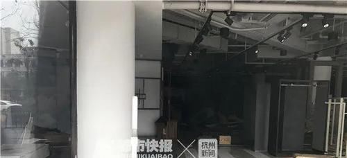 延安路上这家杭州最大的美特斯邦威店关门？2月初还开着，年轻人曾经很爱买