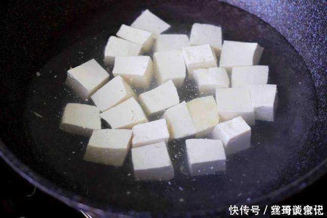 梭子蟹|这菜含大量“黄体酮”,隔三差五吃一次,滑嫩肌肤,女人要常吃