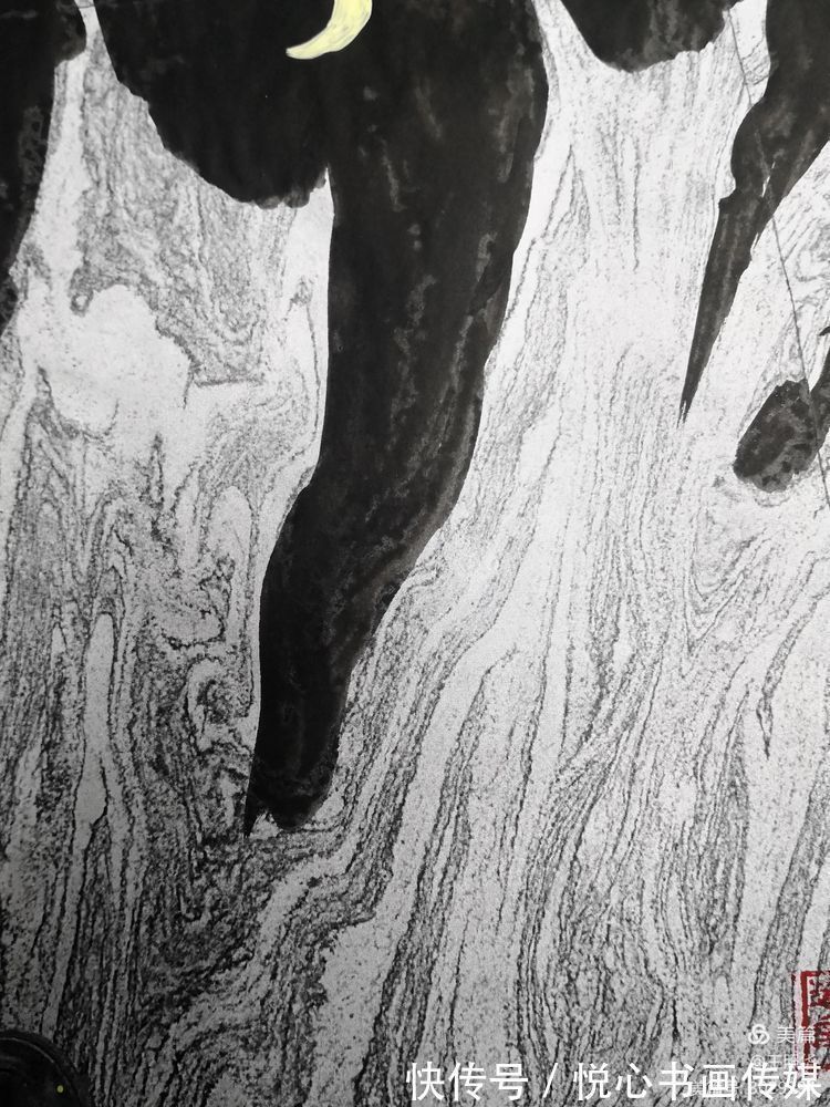 王照华@中国鹰王胡杨大师王照华鬼斧神工画胡杨《秘境》