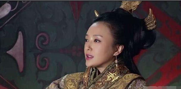 次次|逃命途中，刘邦多次将一双儿女踢下车，为何车夫次次舍命相救？瞬间明白了