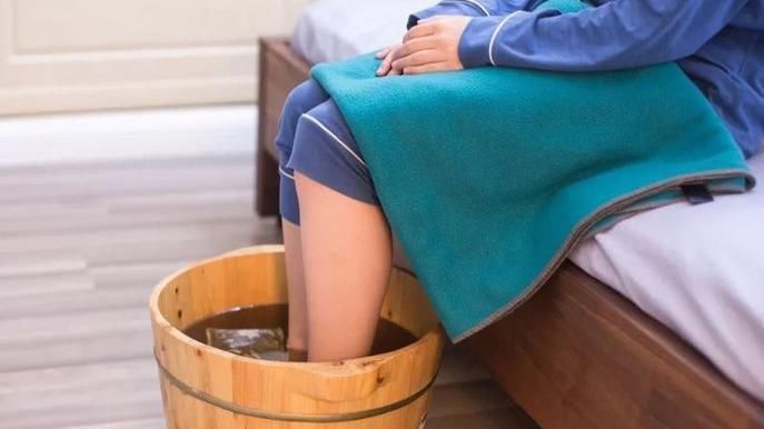 泡脚水里加点一宝,大肚腩消失了,体内湿气也没了,不妨试试