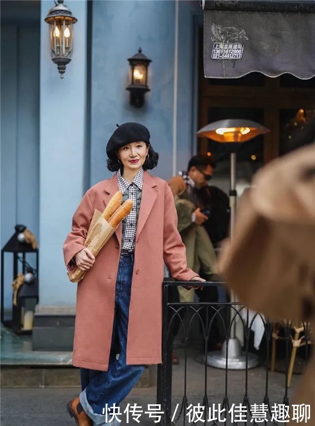 中年女人的穿搭示范,太有气质了