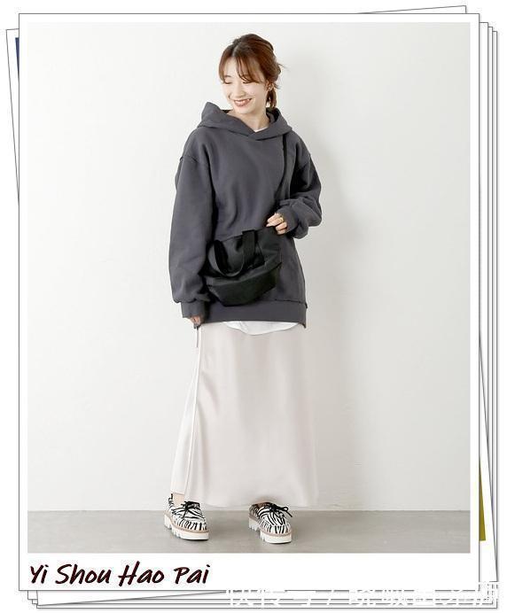 造型|卫衣怎么搭配下装才合适15种增强女人味的轻熟穿搭案例