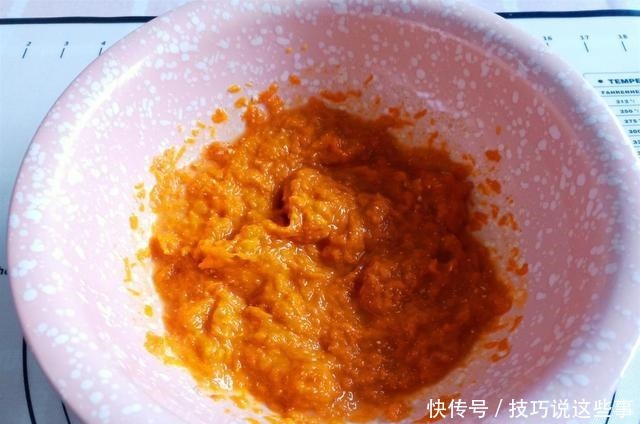 1块南瓜,1碗面粉,早餐学会这样做,我家一周吃三次都不烦!