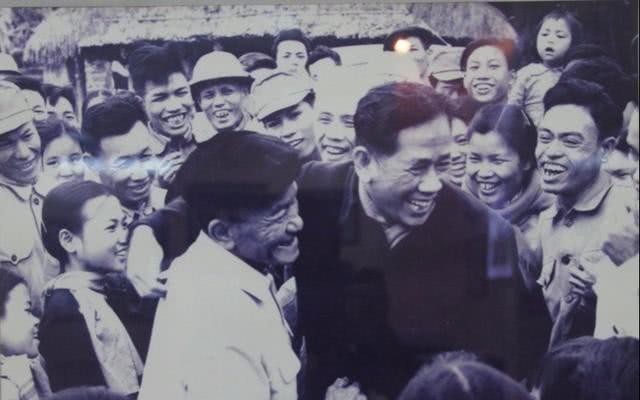 导致|越南人对黎笋的评价:实现国家南北统一,是越南民族的优秀儿子