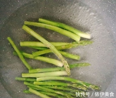 培根|培根焦香,芦笋脆嫩,芝士爆浆的~培根芝士卷芦笋#肉食者联盟#