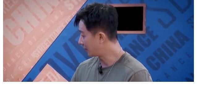 手抓饼|《一起 火锅吧》，王一博开启新技能手抓饼、魔术、悠悠球玩得溜