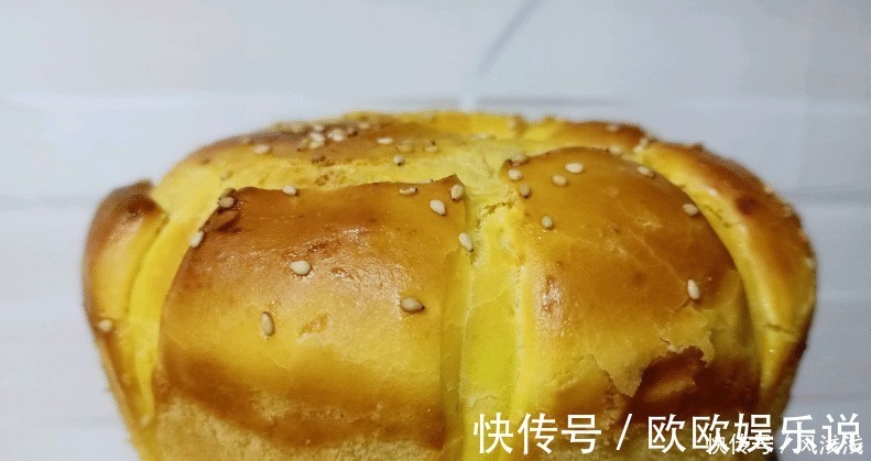 面包|想吃面包自己在家也能做，鲜软又拉丝，感兴趣的给家人露一手！