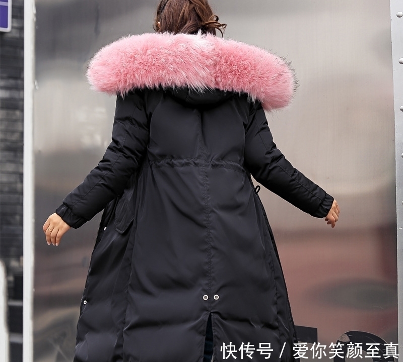 大毛领|建议大家:羽绒服别搭阔腿裤,太土!今冬流行这么穿,美嫩极