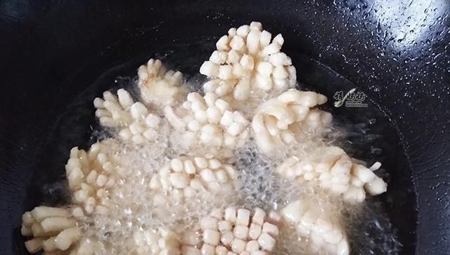 松鼠素鳜鱼|我家杏鲍菇从来不清炒,裹点淀粉这样做比肉更香,刚上桌就吃完了