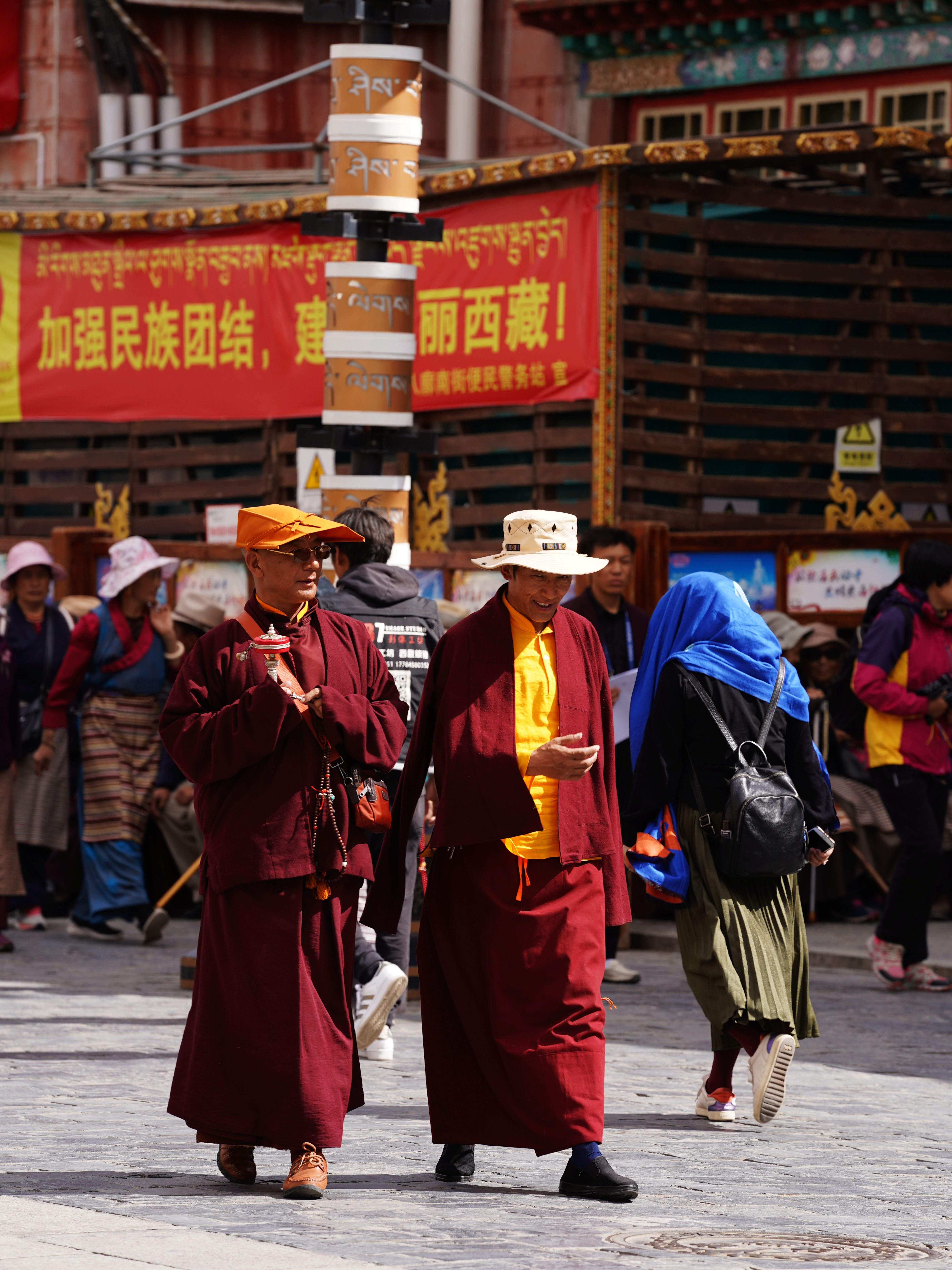 大昭寺|【80天单人单车环藏之旅】观览佛教圣地大昭寺，八廓街猎摄盛装美女