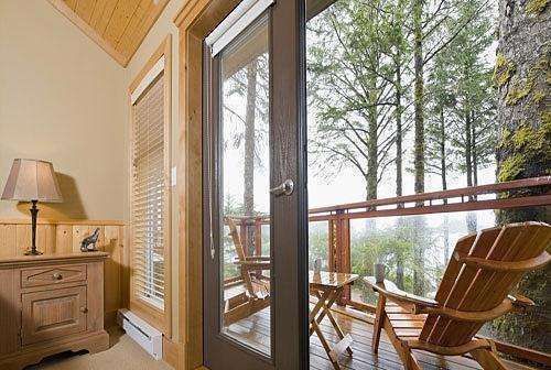 客厅|头一次见有钱人这样设计阳台隔断,太聪明了,懊悔我家装太早了