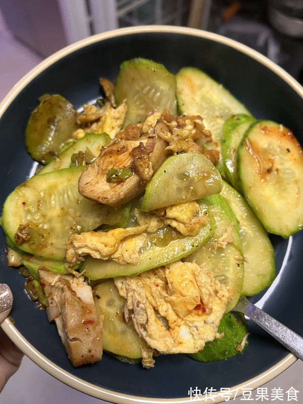 减脂餐 蔬菜炒蛋这样做好吃一百倍！多吃还能助消化