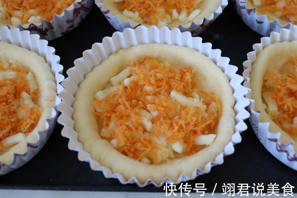 轻松上手的玉米肉松小面包，配料丰富，美味健康