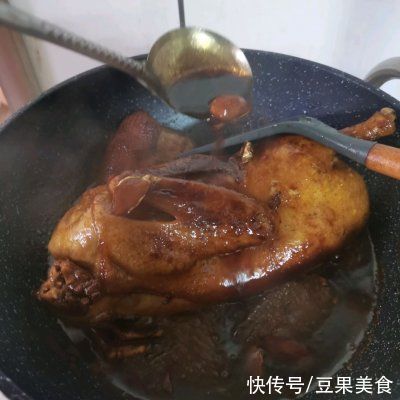 三杯鸭这样做，隔壁小孩都馋哭了