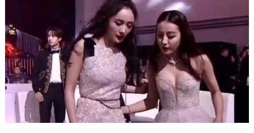 迪丽热巴|迪丽热巴意外摔坏粉丝手机,在场的群众都惊了