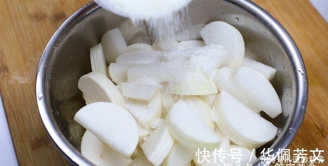 酸萝卜|冬天要多吃萝卜,教你饭店的秘制腌萝卜做法,酸甜微辣嘎嘣脆好吃