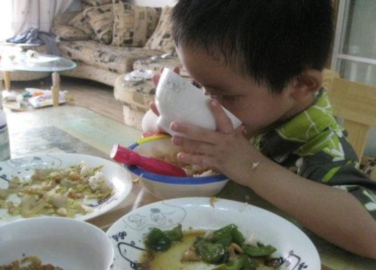 拌饭|孩子饭量大却不见长高？可能是吃了4种“饭”，许多家长在做