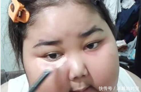 妹子|“大饼脸”妹子化妆技术了得,前后对比亲妈都要乐开花了