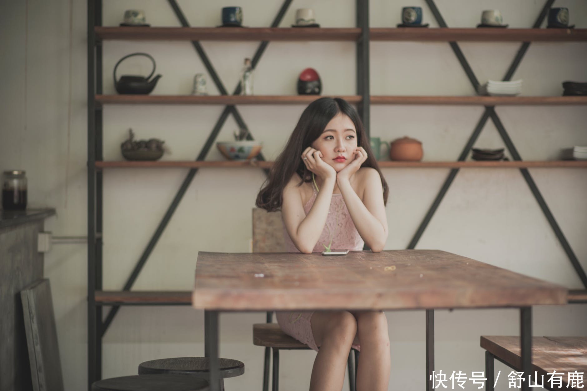 社交之路|生活中，喜欢出门前“喷香水”的人，十有八九是这几种人