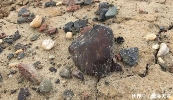 为什么陨石坑里都是空的，陨石跑去哪了看完涨知识了