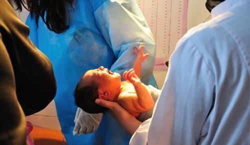 相声|生娃遇到东北医生是啥体验?孕妈有话说,顾着听相声,忘了来干啥