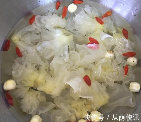 银耳|它是“天然安眠药”,家家户户都有,晚上吃几口,一夜好眠到天亮
