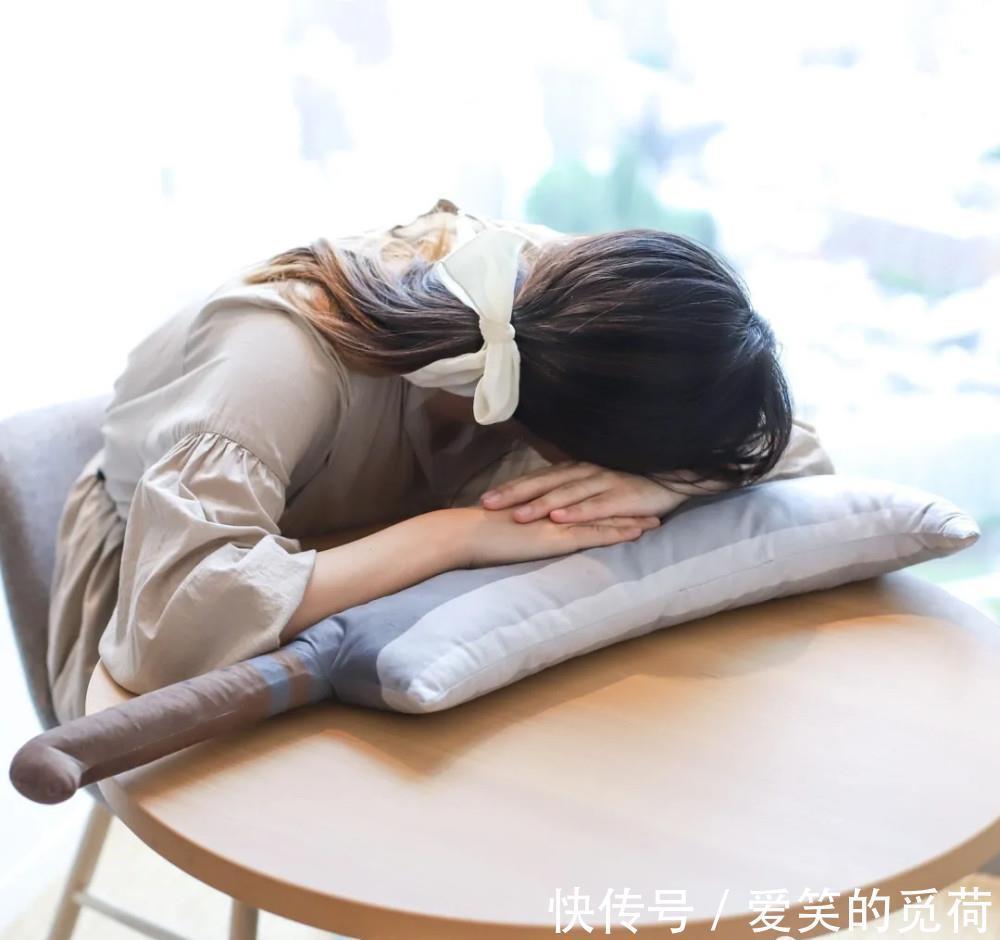 手感|柴刀警告!《寒蝉 卒》同款柴刀抱枕推出,握持手感很棒