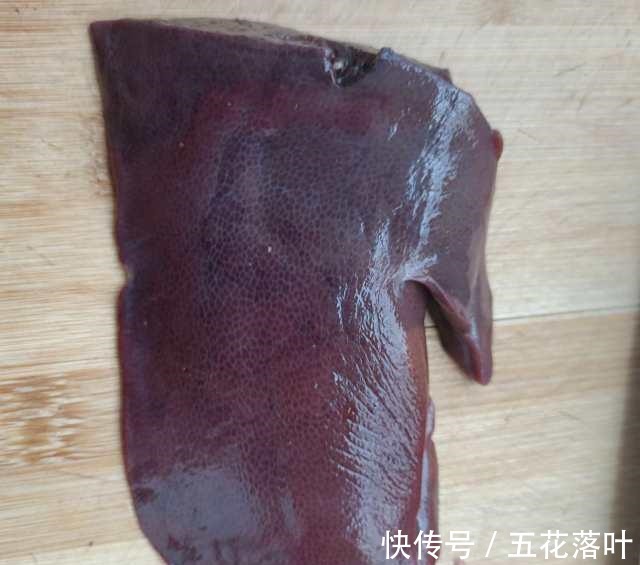 红油|红油猪肝面，香辣过瘾，顺滑爽口！