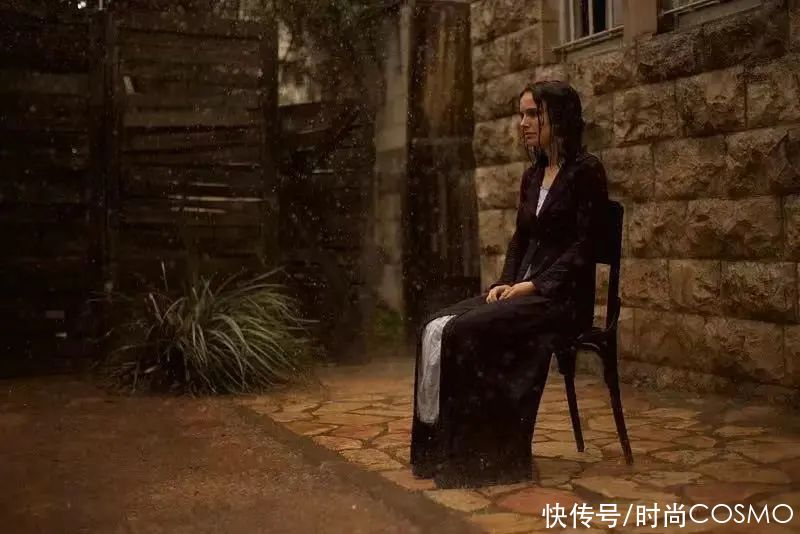 时髦办 |Alber Elbaz走了，他曾说“不尊重女性，作品就会失去灵魂”\＂,\＂i10\＂:\＂时髦办