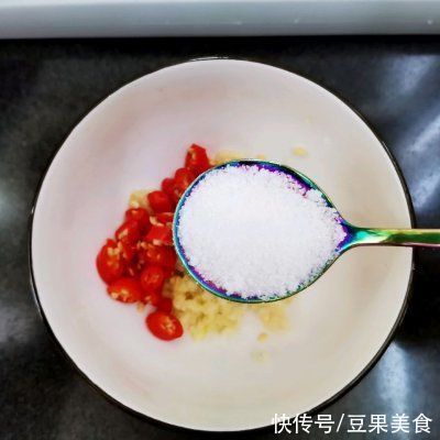 年夜饭菜单——满堂吉庆（老醋皮蛋）