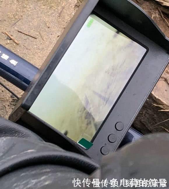 可视化|男子在湘江用“可视化锚鱼”几十斤的大鱼接连的上岸,网友能钓光湘江的鱼