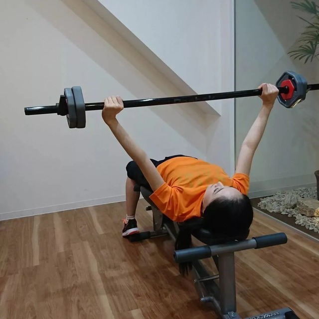 冠军 52岁阿姨获日本美魔女大赛冠军,完美身材不输少女,冻龄全靠自律