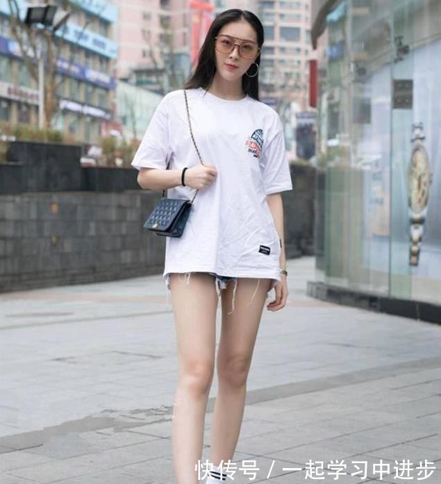 短裤 黑色修身短袖搭配棕色阔腿裤,娇嫩丰盈,温文尔雅!