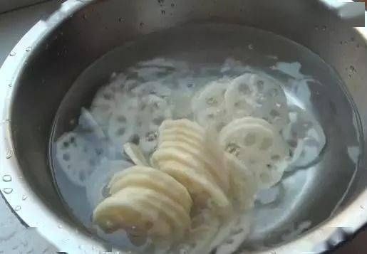 藕最好吃的做法，不炒不煮，孩子常吃增强免疫力，女人常吃抗衰老