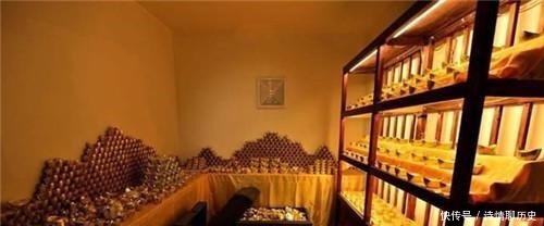  皇帝|皇帝偷偷将宰相衣服烫个洞，1年后发现衣服还在穿，下令开国库