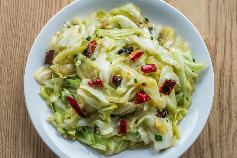 手撕包菜|做手撕包菜,不要直接下锅炒,多加1步骤,又香又脆,吃着真下饭