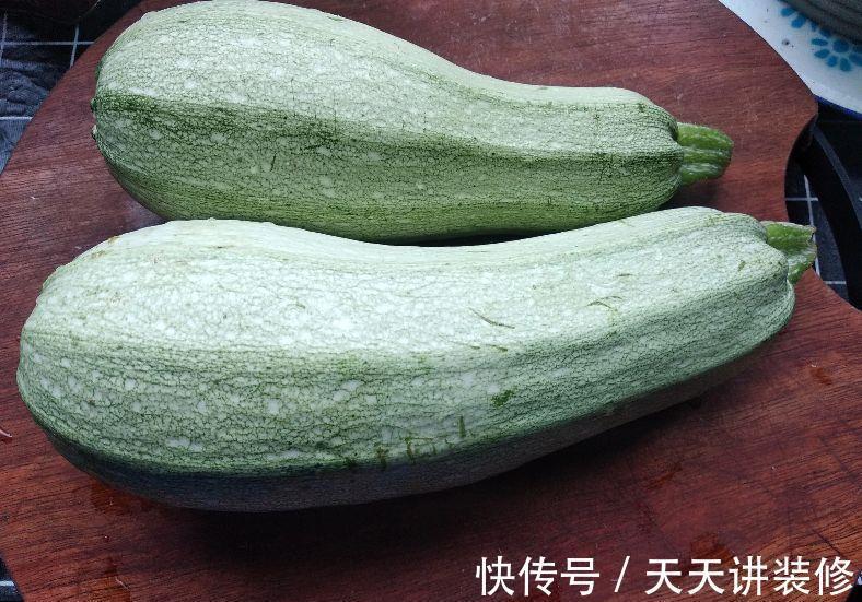 蔬菜|适合三伏天的3种包子馅，应季蔬菜一元一斤，皮薄馅大，特别香